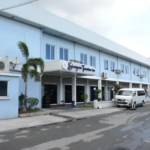 Inn Siayan Travellers Pasay